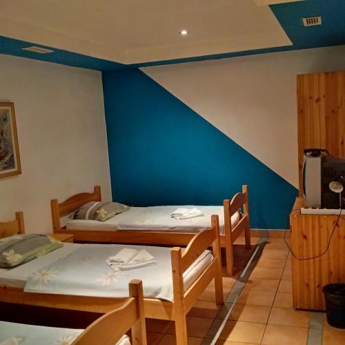 هاستلها چه امکاناتی دارند؟