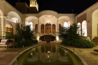 اقامتگاه سنتی خانه مرشدی کاشان